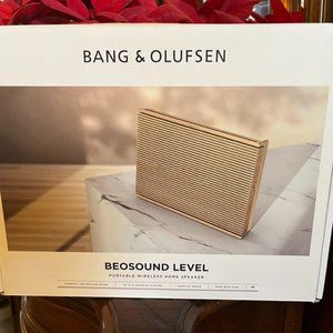 BANG AND OLUFSEN BEOSOUND LEVEL HOME SPEAKER  NEW IN BOX